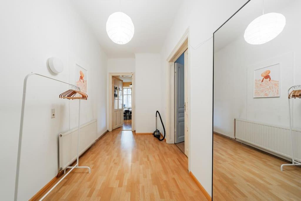 Zentrale Wohnung Fuer Entdecker Vienna Exterior photo